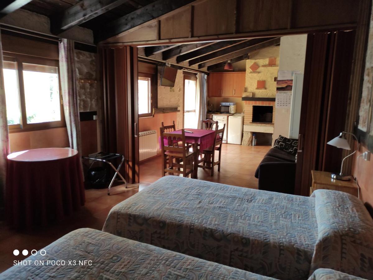 Apartamentos Turisticos Los Abuelos Montemayor de Pililla 外观 照片