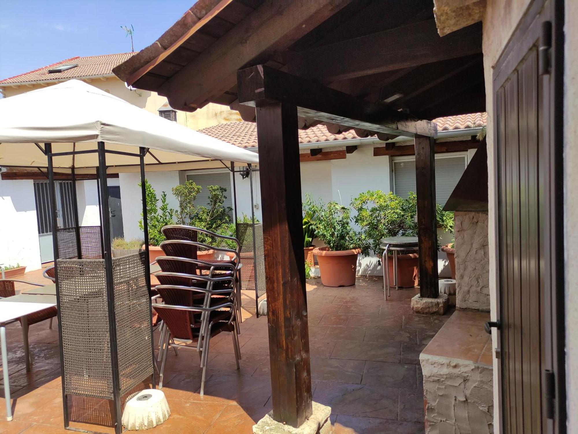 Apartamentos Turisticos Los Abuelos Montemayor de Pililla 外观 照片