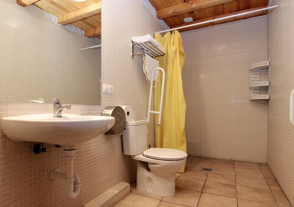 Apartamentos Turisticos Los Abuelos Montemayor de Pililla 外观 照片