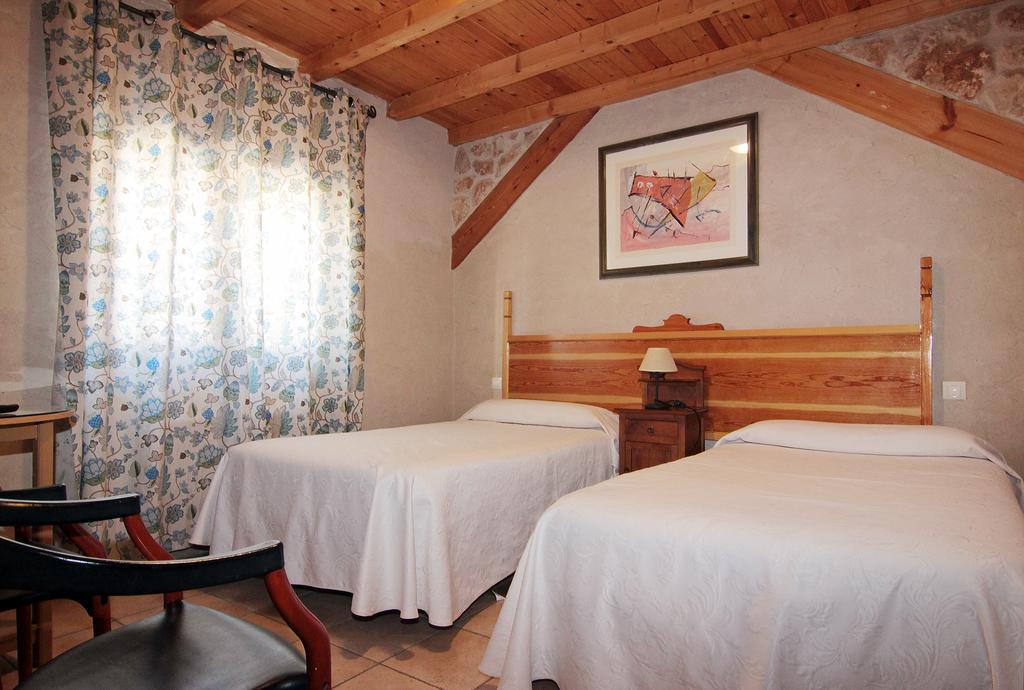 Apartamentos Turisticos Los Abuelos Montemayor de Pililla 外观 照片