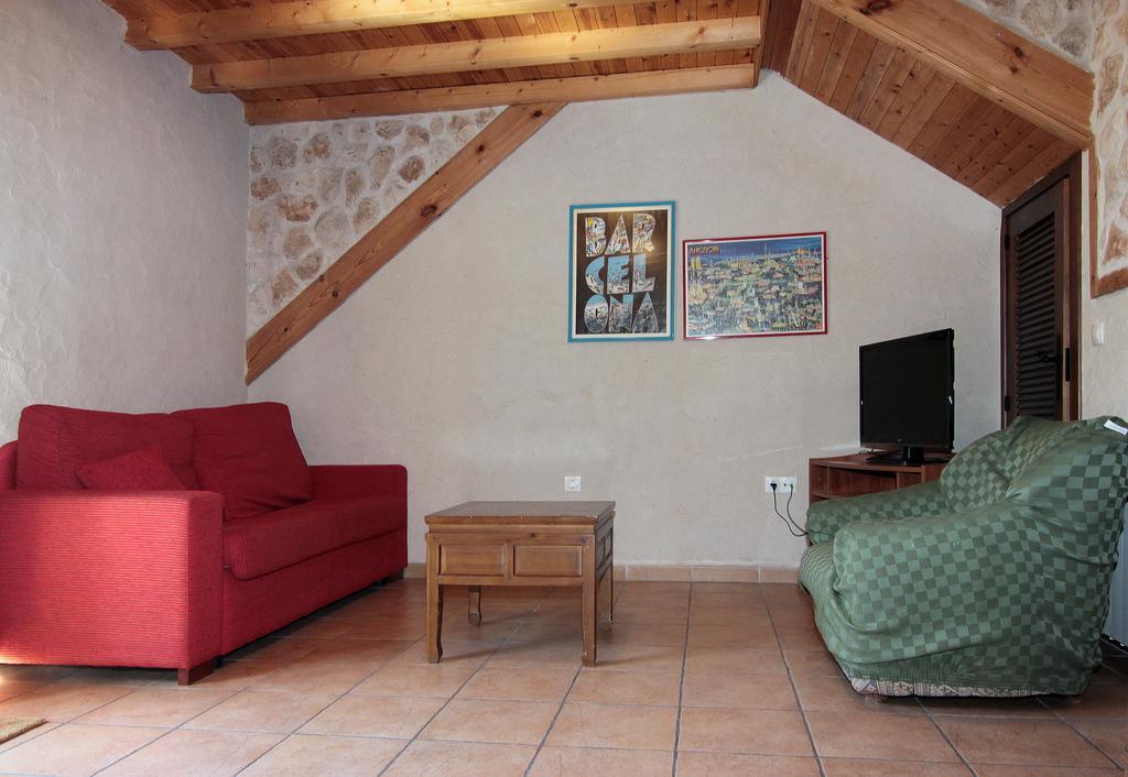 Apartamentos Turisticos Los Abuelos Montemayor de Pililla 外观 照片