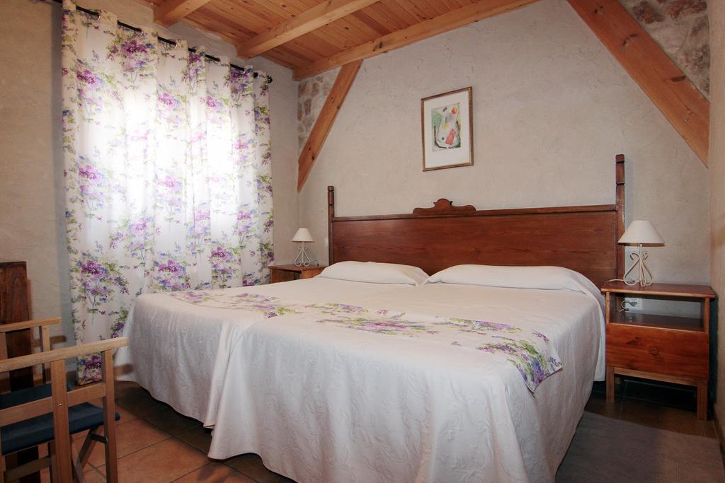 Apartamentos Turisticos Los Abuelos Montemayor de Pililla 外观 照片